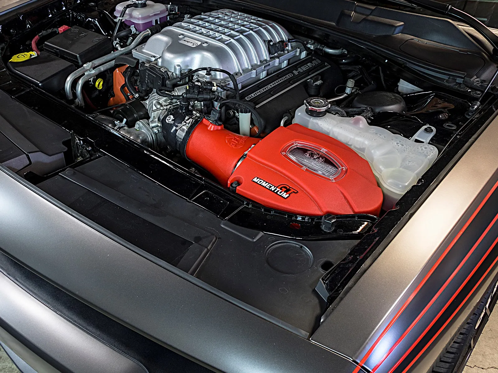 Układ dolotowy Momentum GT Cold Air Intake System in Raising Hell Red w/ Pro DRY S Filter | Dodge Challenger | Dodge Charger | 6.2 hellcat | 2015-2016 - obrazek 4