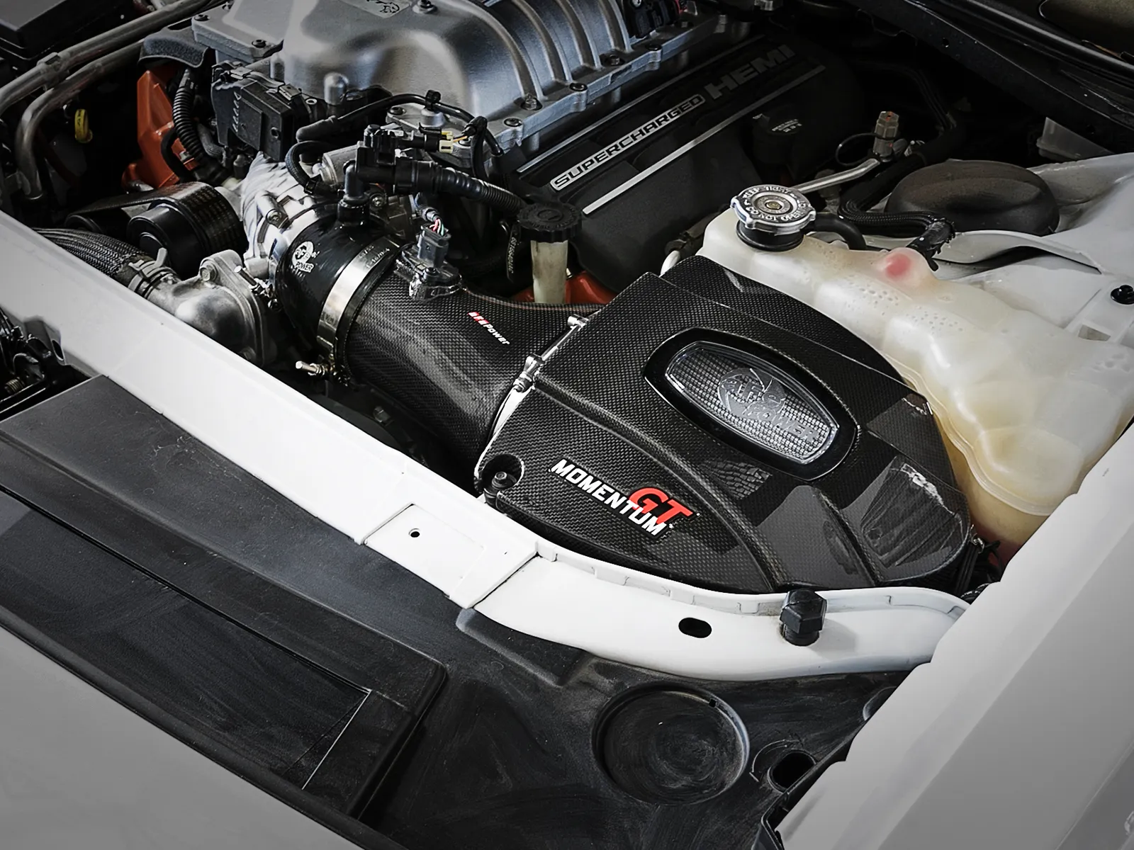Układ dolotowy Black Series Momentum Carbon Fiber Cold Air Intake System w/Dual Filter Media| Dodge Challenger | Dodge Charger | 6.2 hellcat | 2015-2016 - obrazek 7