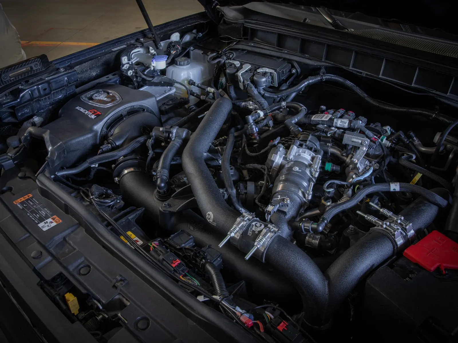 Układ dolotowy Momentum GT Cold Air Intake System w/ Pro 5R Filter | Ford Bronco Sport | 2.7 V6 | 2021-2025 - obrazek 9