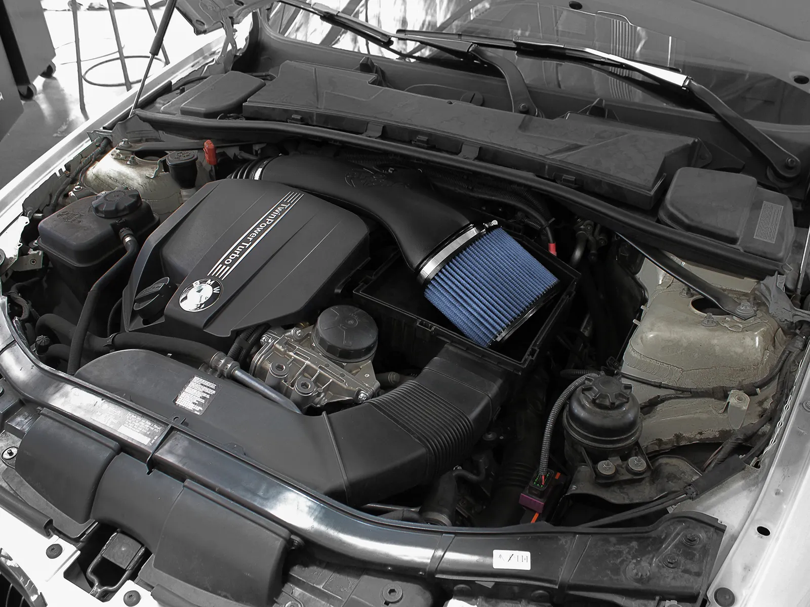 Układ dolotowy Magnum FORCE Stage-2 Cold Air Intake System w/Pro 5R Filter Media | BMW | 135i | 335i | 2011-2015 - obrazek 8