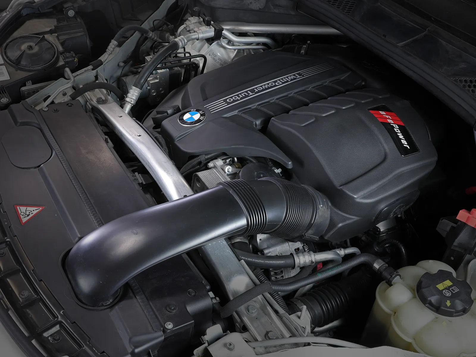 Układ dolotowy Magnum FORCE Stage-2 Si Cold Air Intake System w/Pro 5R Filter | BMW | X5 | X6 | 3.0 | 2011-2019 - obrazek 9